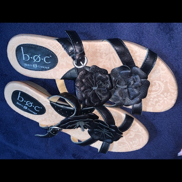 BORN sandals-size 7 - Picture 6 of 8